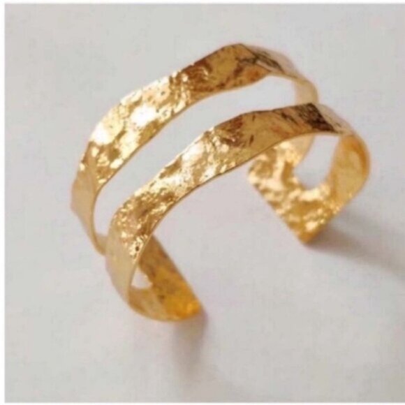 Free People Jewelry - New! Free People Hammered Gold Bangle Bracelet NWOT